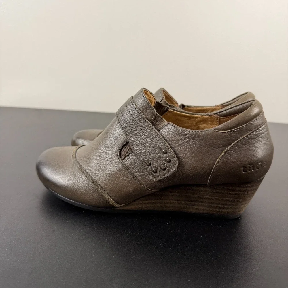 Taos Footwear Splurge Wedge Heel Women's 7 Brown Leather Studded Comfort Career